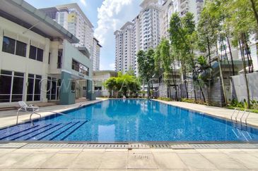 [Located in the Heart of Damansara Perdana] Service Apartment [Ideal for own Stay or Investment for Long-Term Rental or Short - Term Investment]