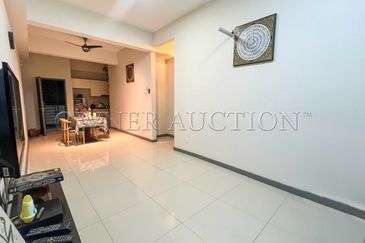 [Practical Layout] Service Apartment [Surrounded by Daily Essentials; Convenient Access to DUKE & MRR2]