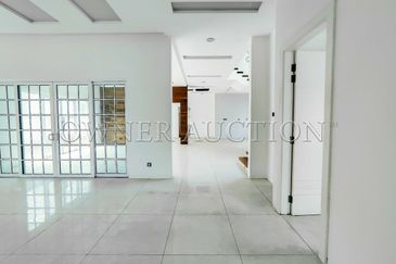 [Vacant unit; Gated & Guarded Community] 2 Storey Bungalow House [Easy access from PLUS & LEKAS Highway]