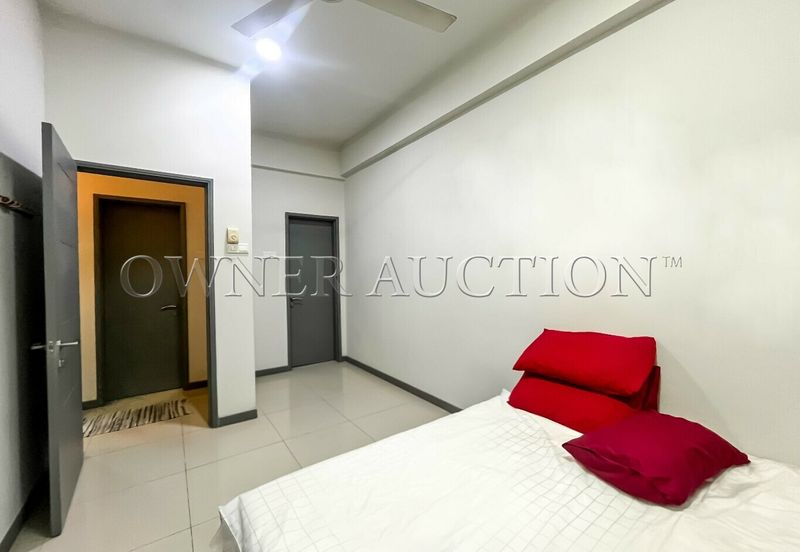 [Practical Layout] Service Apartment [Surrounded by Daily Essentials; Convenient Access to DUKE & MRR2]
