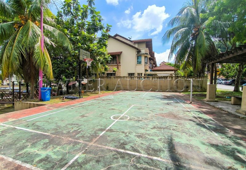 [Upcoming LRT3 line links Shah Alam to Bandar Utama & Klang] 2.5 Storey Terrace House [4 mins to Aeon Shah Alam]