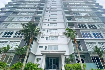 [Strategic Location] Condominium [Next to Bukit Kemuning Golf & Country Resort]