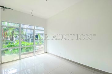[Strategic Location] Condominium [Next to Bukit Kemuning Golf & Country Resort]