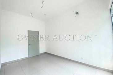 [Strategic Location] Condominium [Next to Bukit Kemuning Golf & Country Resort]