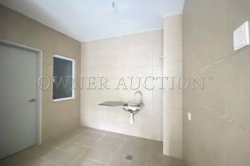 [Strategic Location] Condominium [Next to Bukit Kemuning Golf & Country Resort]