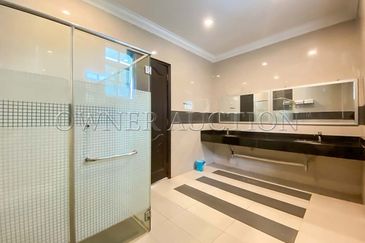 [Located in the beautiful hilly station of Cameron Highlands] 5 Storey Detached Bungalow in Smurf Inn [Near to tourist attraction; Next to Sultan Ahma