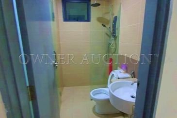 [Vacant Unit] Service Apartment [Opposite to Kajang SILK Highway; 6 min to C180 & Cheras Traders Square; 8 min to Batu 11 Cheras MRT station]