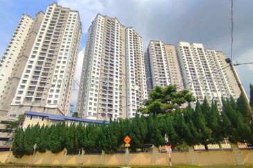 [Vacant Unit] Condominium [70% Occupancy Rate; Right Beside SJKC Kheow Bin; 3 min to Batu Caves KTM Station]