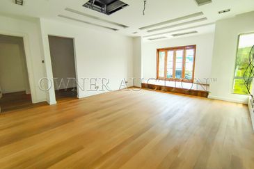 [Vacant unit; Gated & Guarded Community] 2 Storey Bungalow House [Easy access from PLUS & LEKAS Highway]