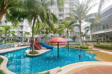 [Strategic Location] Condominium [Next to Bukit Kemuning Golf & Country Resort]