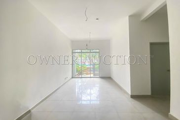 [Strategic Location] Condominium [Next to Bukit Kemuning Golf & Country Resort]