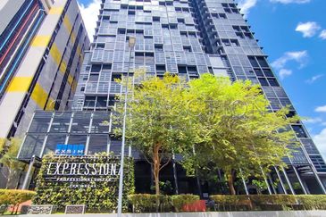 [High Floor Serviced Apartment Ideal for Own Stay or Investment] Service Apartment [Prime KL city living with close access to amenities such as KLCC, 
