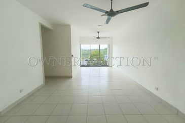 [Vacant unit with Balcony] Freehold Condominium [5 min to Setia EcoHill Mall]