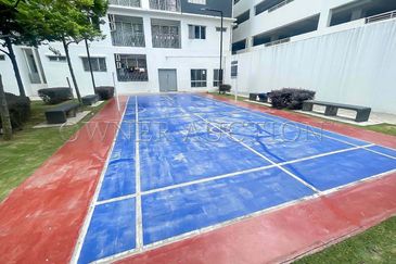 [Vacant unit with Balcony] Freehold Condominium [5 min to Setia EcoHill Mall]