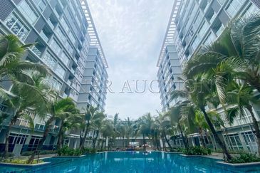 [Strategic Location] Condominium [Next to Bukit Kemuning Golf & Country Resort]