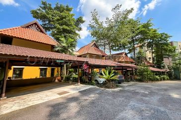 [Private Landed Residence-Strata Title; Foreign Buyer Eligibility] Villa [Close to Kuala Lumpur City Centre; KL International Airport (KLIA)]
