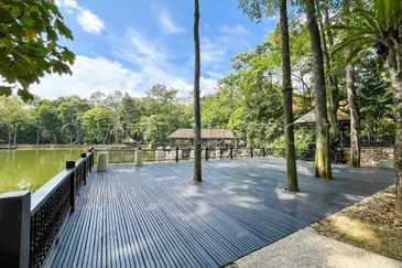 [Private Landed Residence-Strata Title; Foreign Buyer Eligibility] Villa [Close to Kuala Lumpur City Centre; KL International Airport (KLIA)]