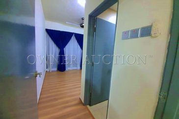 [Vacant Unit] Service Apartment [Opposite to Kajang SILK Highway; 6 min to C180 & Cheras Traders Square; 8 min to Batu 11 Cheras MRT station]