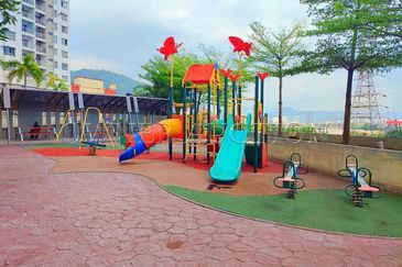 [Vacant Unit] Condominium [70% Occupancy Rate; Right Beside SJKC Kheow Bin; 3 min to Batu Caves KTM Station]