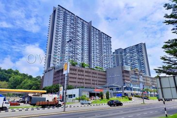 [Prime location directly behind to Shell on Jalan Semenyih] Service Apartment [2 min to Billion Shopping Centre (Semenyih)]