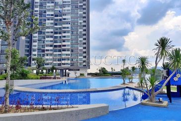 [Prime location directly behind to Shell on Jalan Semenyih] Service Apartment [2 min to Billion Shopping Centre (Semenyih)]