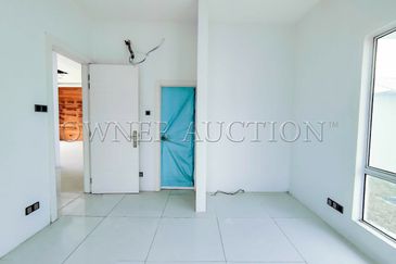 [Vacant unit; Gated & Guarded Community] 2 Storey Bungalow House [Easy access from PLUS & LEKAS Highway]