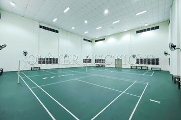 [Spacious with Balcony] Freehold Apartment [5 mins to LRT Alam Sutera]