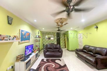 [Surrounded by matured residential area] 2 Storey Terrace House [Short distance to Sultan Abdul Aziz Shah Airport]