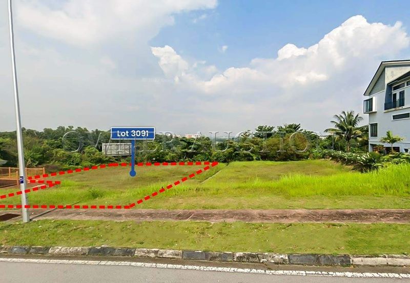 [Rear boundary opens to serene golf-course view; next to Shah Alam Golf Club (KGSAAS)] Exclusive Vacant Bungalow Land [Flat terrain and wide frontage-
