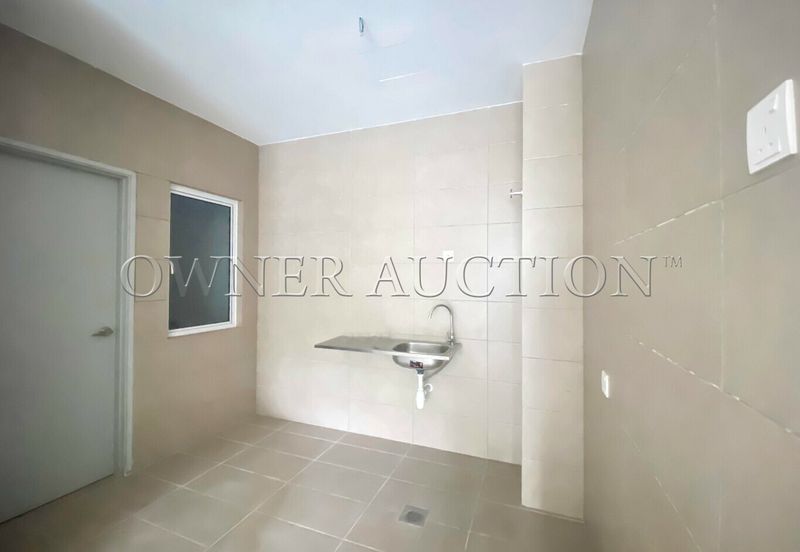 [Strategic Location] Condominium [Next to Bukit Kemuning Golf & Country Resort]