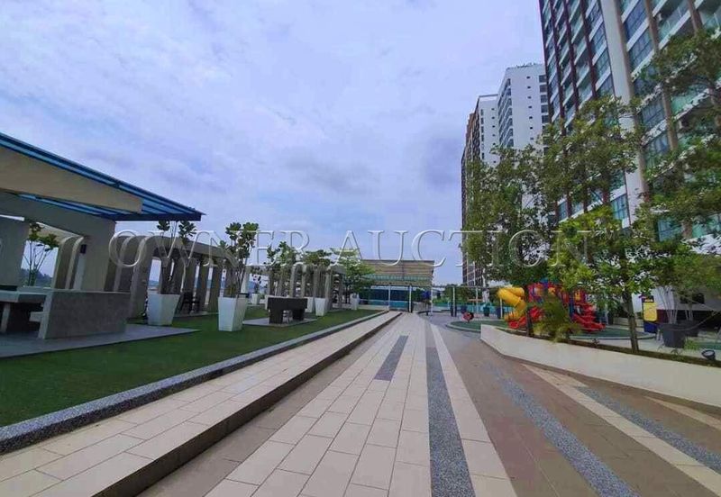 [Vacant Unit] Service Apartment [Opposite to Kajang SILK Highway; 6 min to C180 & Cheras Traders Square; 8 min to Batu 11 Cheras MRT station]