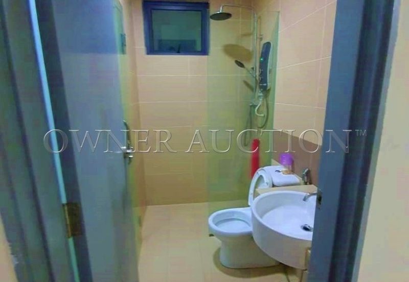 [Vacant Unit] Service Apartment [Opposite to Kajang SILK Highway; 6 min to C180 & Cheras Traders Square; 8 min to Batu 11 Cheras MRT station]