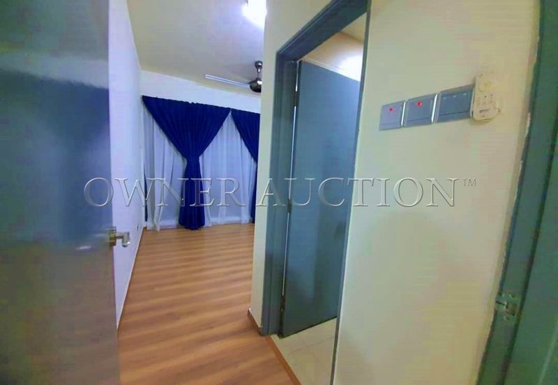 [Vacant Unit] Service Apartment [Opposite to Kajang SILK Highway; 6 min to C180 & Cheras Traders Square; 8 min to Batu 11 Cheras MRT station]