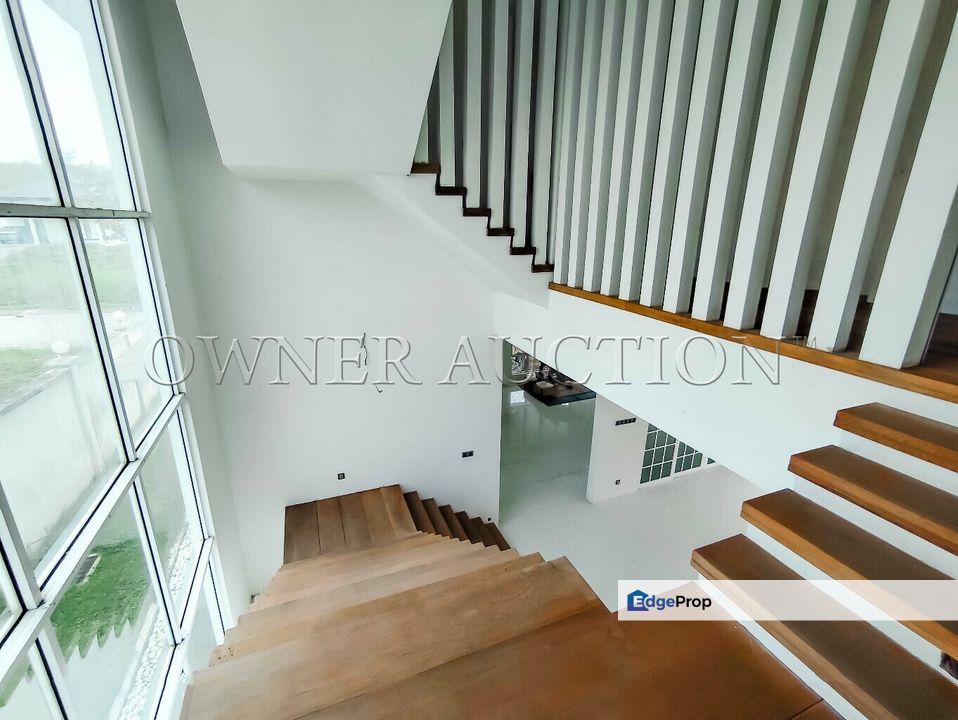 [Vacant unit; Gated & Guarded Community] 2 Storey Bungalow House [Easy access from PLUS & LEKAS Highway], Selangor, Kajang