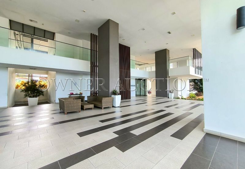 [Penthouse unit; Balcony with city view] Condominium [4 min to DPULZE Shopping Centre, Tamarind Square & MMU]