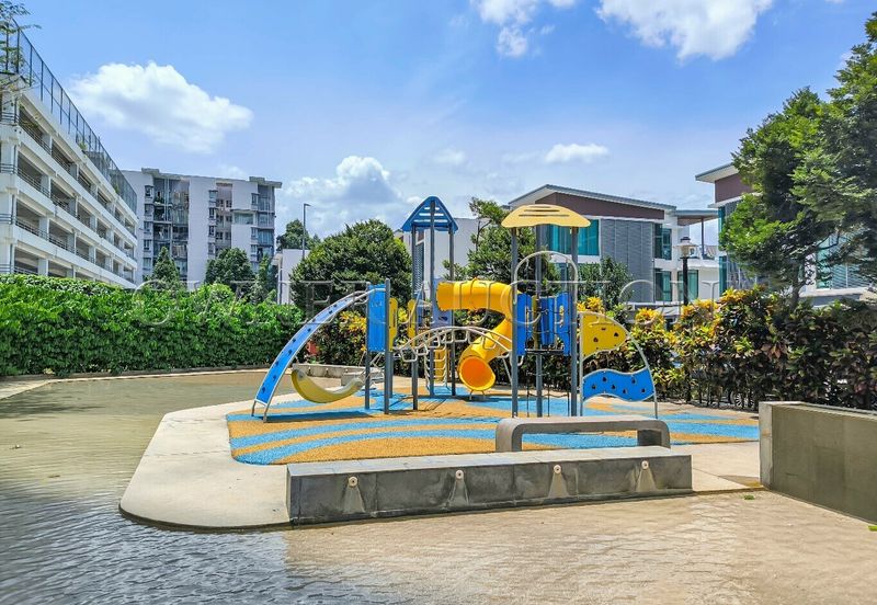 [Penthouse unit; Balcony with city view] Condominium [4 min to DPULZE Shopping Centre, Tamarind Square & MMU]