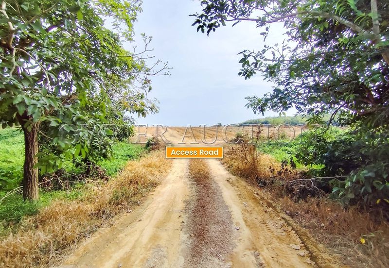 [Vacant, flat & ready for various potential uses] Land [Close to Jasin and Bukit Katil, Melaka]