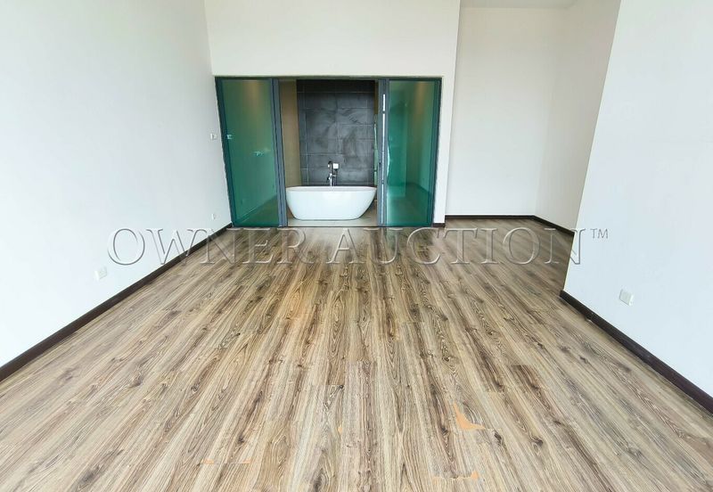 [Penthouse unit; Balcony with city view] Condominium [4 min to DPULZE Shopping Centre, Tamarind Square & MMU]