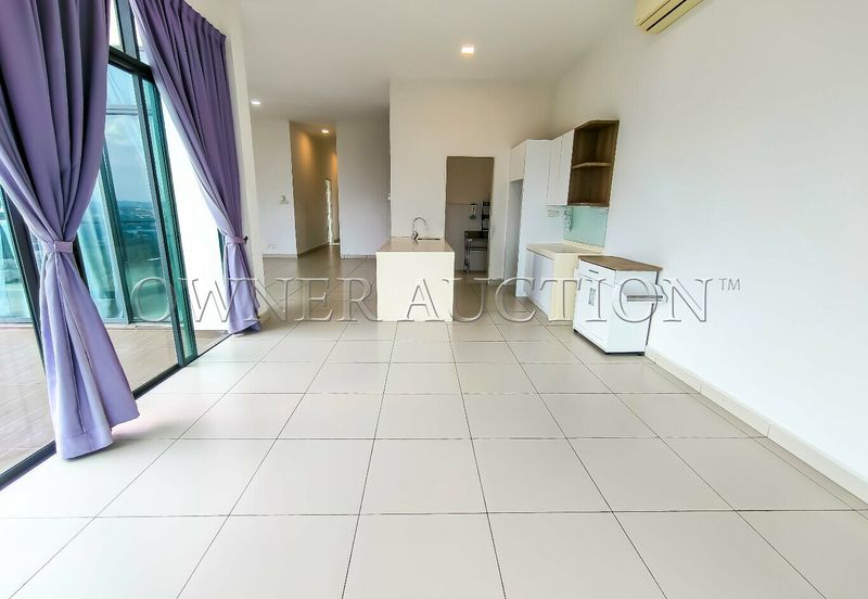 [Penthouse unit; Balcony with city view] Condominium [4 min to DPULZE Shopping Centre, Tamarind Square & MMU]