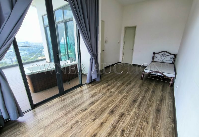 [Penthouse unit; Balcony with city view] Condominium [4 min to DPULZE Shopping Centre, Tamarind Square & MMU]