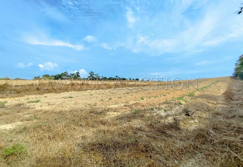 [Vacant, flat & ready for various potential uses] Land [Close to Jasin and Bukit Katil, Melaka]