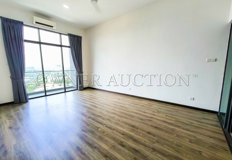 [Penthouse unit; Balcony with city view] Condominium [4 min to DPULZE Shopping Centre, Tamarind Square & MMU]