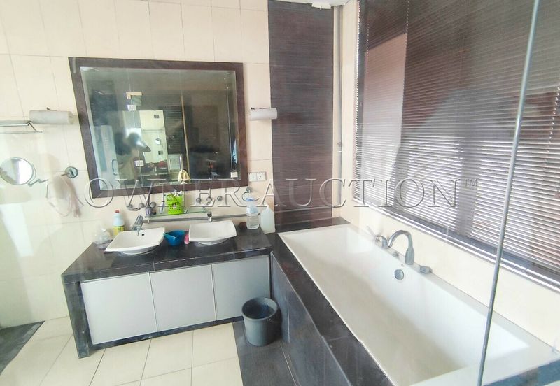 [Prestige Living in the Heart of Shah Alam] 2 Storey Superlink House [Next to Plaza Tol Shah Alam]