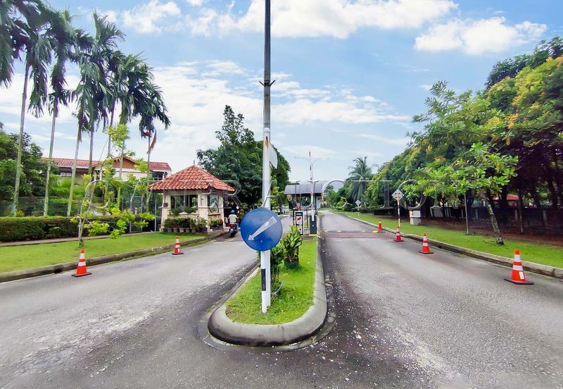 [Prestige Living in the Heart of Shah Alam] 2 Storey Superlink House [Next to Plaza Tol Shah Alam]