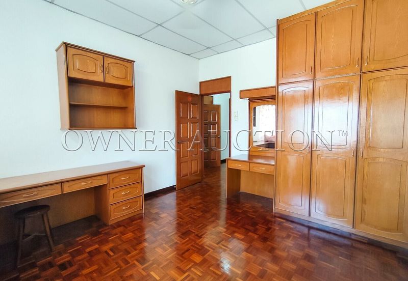 [Spacious Land] 2 Storey Semi Detached House [Prime Location]