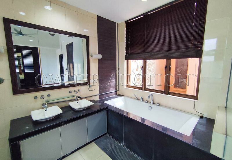 [Prestige Living in the Heart of Shah Alam] 2 Storey Superlink House [Next to Plaza Tol Shah Alam]