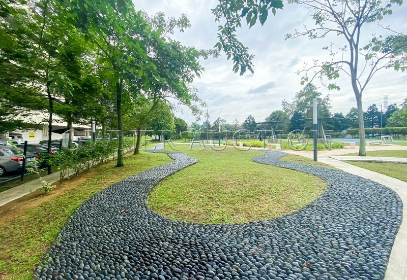 [Partially Furnished Unit] Condominium [12min LRT Station Glenmarie,4min Stesen KTM Komuter Batu Tiga]