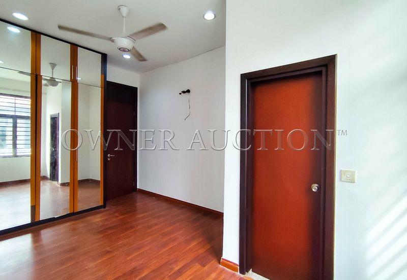 [Prestige Living in the Heart of Shah Alam] 2 Storey Superlink House [Next to Plaza Tol Shah Alam]