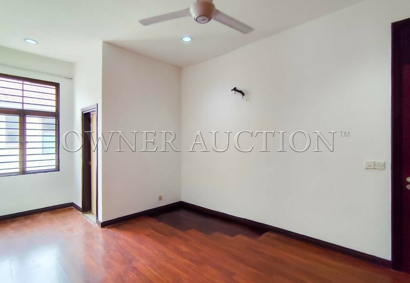 [Prestige Living in the Heart of Shah Alam] 2 Storey Superlink House [Next to Plaza Tol Shah Alam]