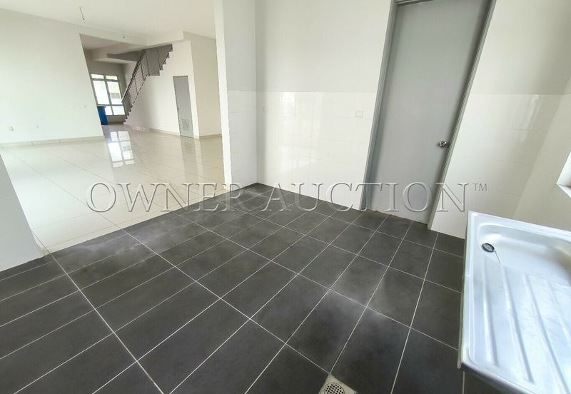 [Brand new unit; With extra land] 2 Storey Terrace House [5 min to Sanctuary Mall, Lotus's Rimbayu and Quayside Mall]